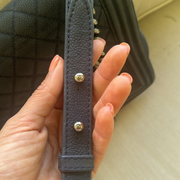 💯 Authentic Chanel Boy Flap Bag - Picture 3 of 9